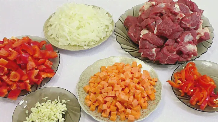 Нежный гуляш из говядины /От обеда,Полный Восторг!☆Hungarian Goulash with Meat